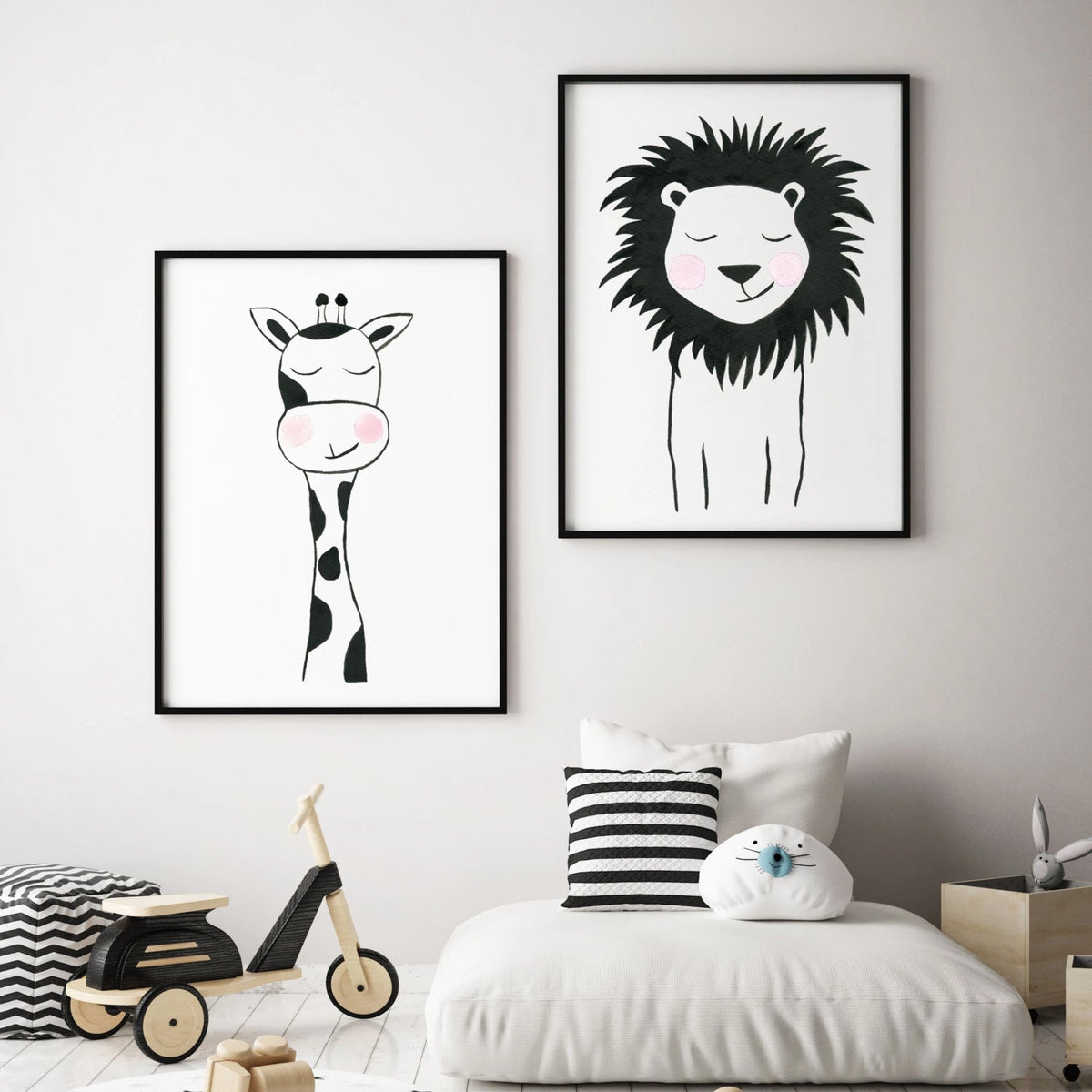 Black & White Giraffe - Safari Animals Nursery - The Small Art Project